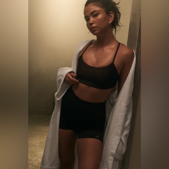 Shine Alo Yoga 5" Airlift Energy Short - Picture 6 of 8